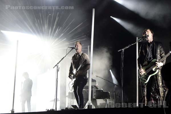 QUEENS OF THE STONE AGE - 2018-07-07 - BELFORT - Presqu'ile de Malsaucy - Grande Scene - Joshua Michael Homme III - Michael Jay Shuman - Troy Dean Van Leeuwen